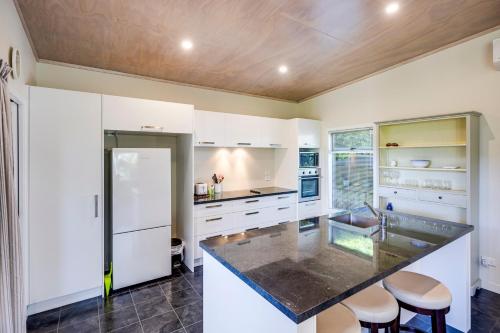 ทัศนียภาพภายนอกโรงแรม, Garden Retreat - Napier Holiday Home in มาเรวา