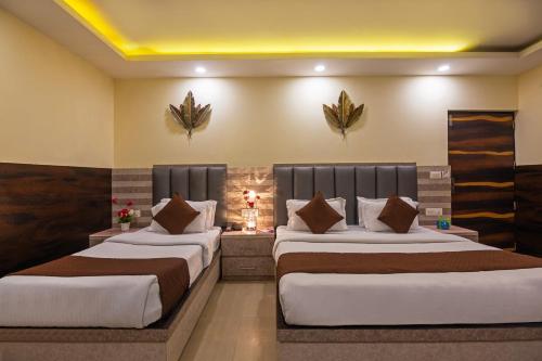 Deluxe Triple Room image 3