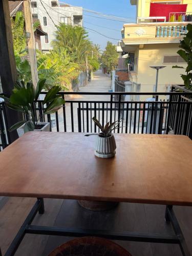King Suite with Balcony image 10
