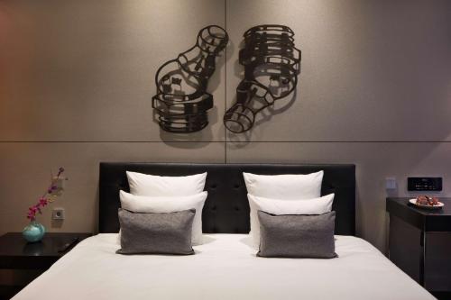 Art King Room image 3