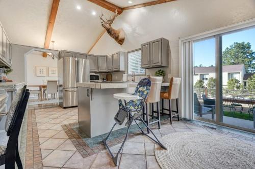 Briarhaven Forest BBQ & Patio & Fast WiFi in Woodmoor (CO)