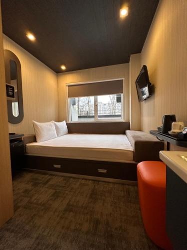 1 queen bed