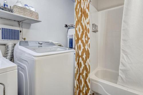 Coyote Condo - Pet-Friendly Downtown Mountain View