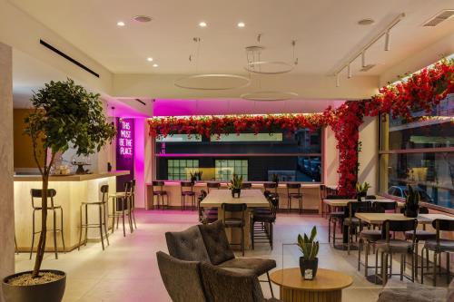 The Q Hotel - image 13