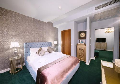 Phoenicia Comfort Hotel - Tap to explore photos