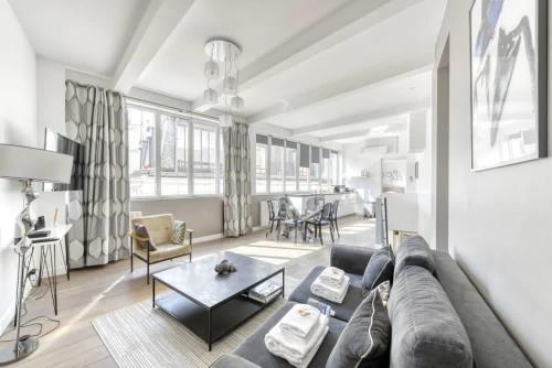 Montmartre Stylish and bright 3BD with terrace - Location saisonnière - Paris