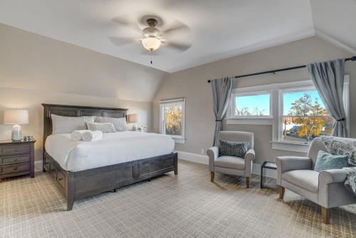 Crescent Penthouse - Downtown Hot Tub Golf Foos in Colorado Springs, USA