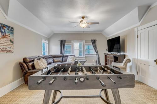 Crescent Penthouse - Downtown Hot Tub Golf Foos in Colorado Springs, USA
