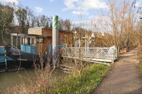 Péniche - Hôtel - Issy-les-Moulineaux