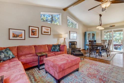 Crystal Retreat Cabin - Hot Tub BBQ Eco Escape in Florissant, USA