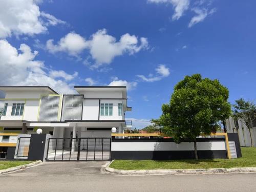 TropINN Villa- CornerHouse•BIGPool•BBQ•KTV•Billard