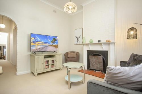 Comfortable Terrace in Central Location - image 13