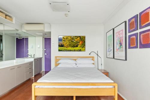 Cosy Studio with City Views - main image