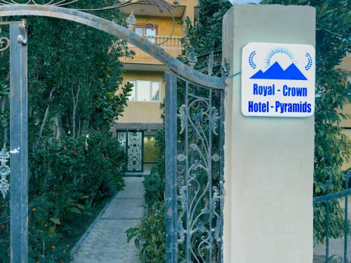 Royal Crown Hotel Giza Pyramids View - image 4