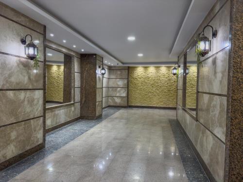 Royal Crown Hotel Giza Pyramids View in Гиза