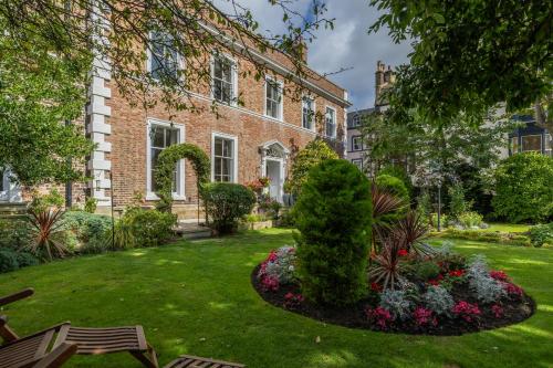 Highgate House - image 4