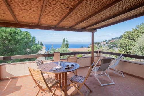  Appartamenti Mandorlo e Melograno - HelloElba in La Guardia