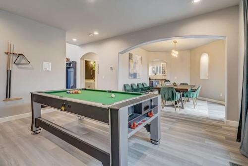 Mystique Villa - Gym Pool Table BBQ Alfresco in Colorado Springs, USA