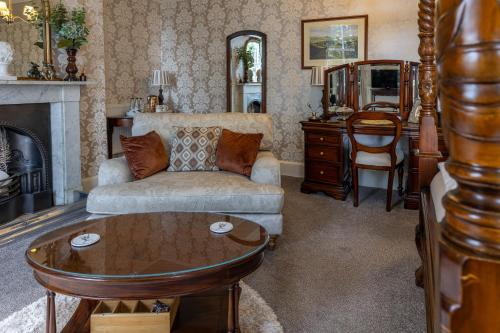 Highgate House - image 7