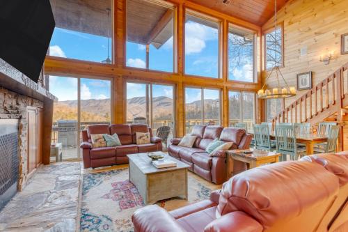 Thunder Mountain by AvantStay Views Hot Tub in Pittman Center, USA