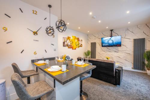 Facilities, *RB10W* For your most relaxed & Cosy stay + Free Parking + Free Fast WiFi * in Hunslet Carr