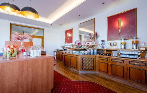 Hotel Fortuna - main image