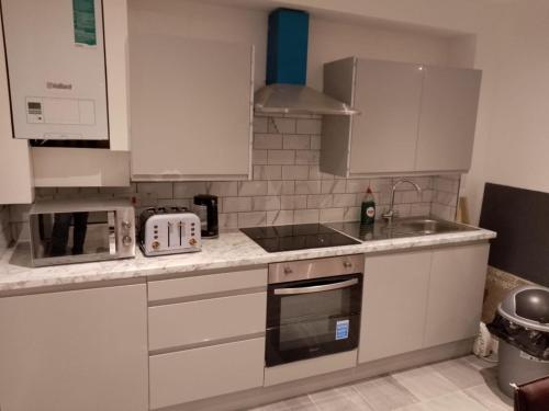 Luxury and serviced 3 bed house - Hampstead Garden, Londyn (zdjęcie 4)