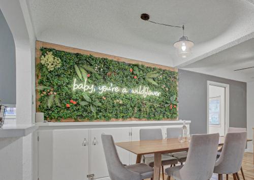 Sheridan Wildflower - Premier Spot Workcation Hub