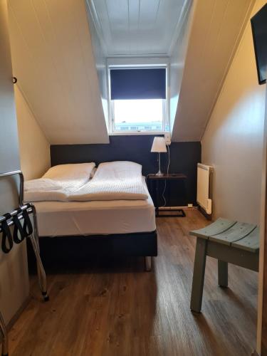 Small Double Room with Shared Bathroom