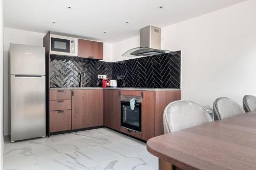 Best appartement 6 people #8 near Les Agnettes Metro Station