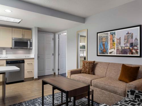 Homewood Suites Columbus - Airport - image 6