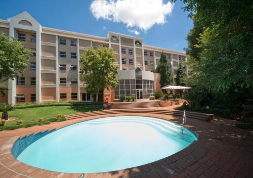 Swimming pool, StayEasy Eastgate in Johannesburg City Centre