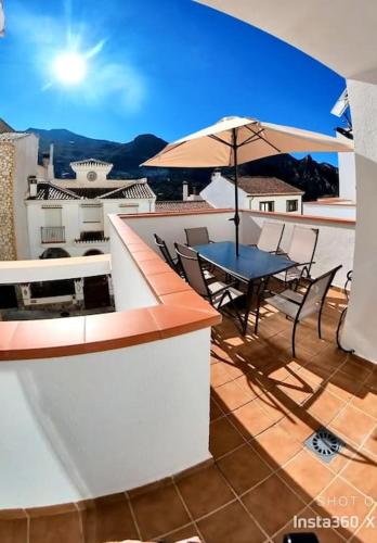 Moderno y Confortable Apartamento en Güejar Sierra, con Aparcamiento, Terraza, WI-FI