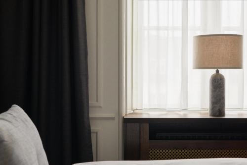 Single Deluxe Room image 5