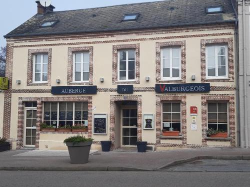 Logis Auberge du Valburgeois - Hôtel - Sainte-Gauburge-Sainte-Colombe