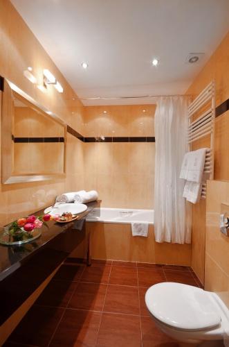 Hotel Wolne Miasto Old Town Gdańsk - image 2