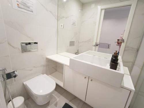 Cozy Lapa Retreat 2BR 2BA Ideal for Couples - image 3