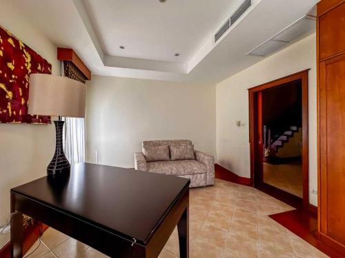 Beautiful 3-Bed Villa in Cherngtalay Thalang