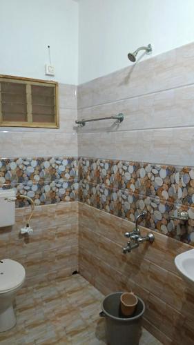 Standard Double Room with Fan image 1