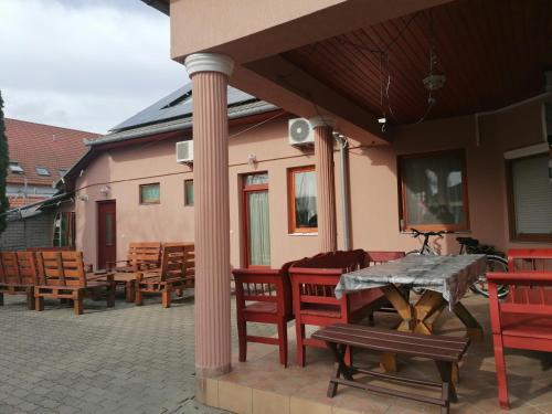 Iglodi Panzio in Cserkeszőlő