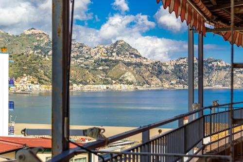 Beach Life-Giardini Naxos