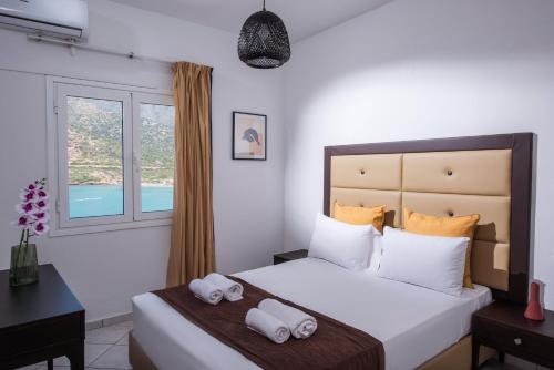 Apartment with Sea View image 2