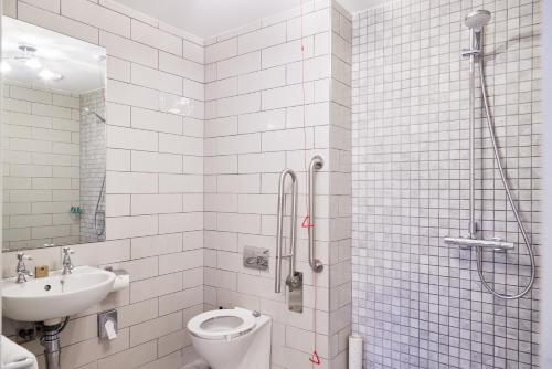 Hotel Isaacs Cork City - image 3