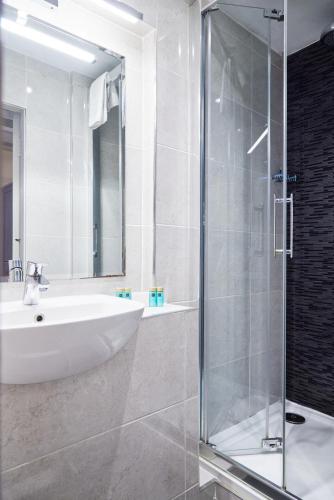 Isaacs Hotel Cork City Room Type - Small Double Room