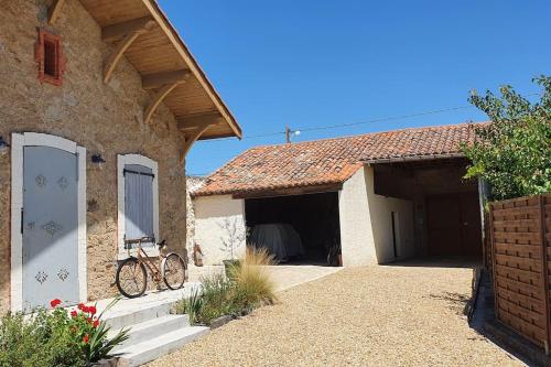 Lavande- Family Villa with Pool near Pezenas