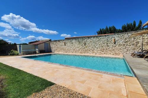 Lavande- Family Villa with Pool near Pezenas