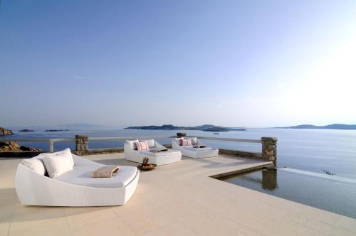 Stunning Mykonos Villa - 7 Bedrooms - Villa Rosella - Private Pool - Modern Interiors - Pouli