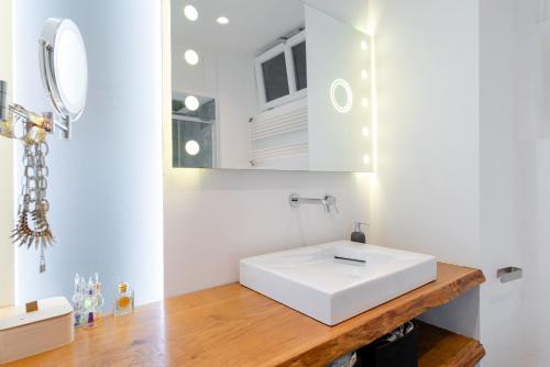 Suite & Queen Apartments Room Type - One-Bedroom Apartment