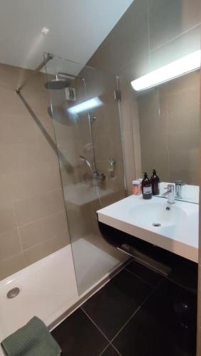 Appartement avec balcon au coeur des Chartrons, Bordeaux (Foto 4)
