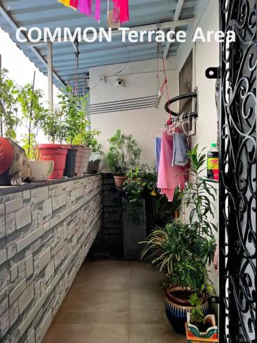 Cozy Private Room near Mulund Railway station